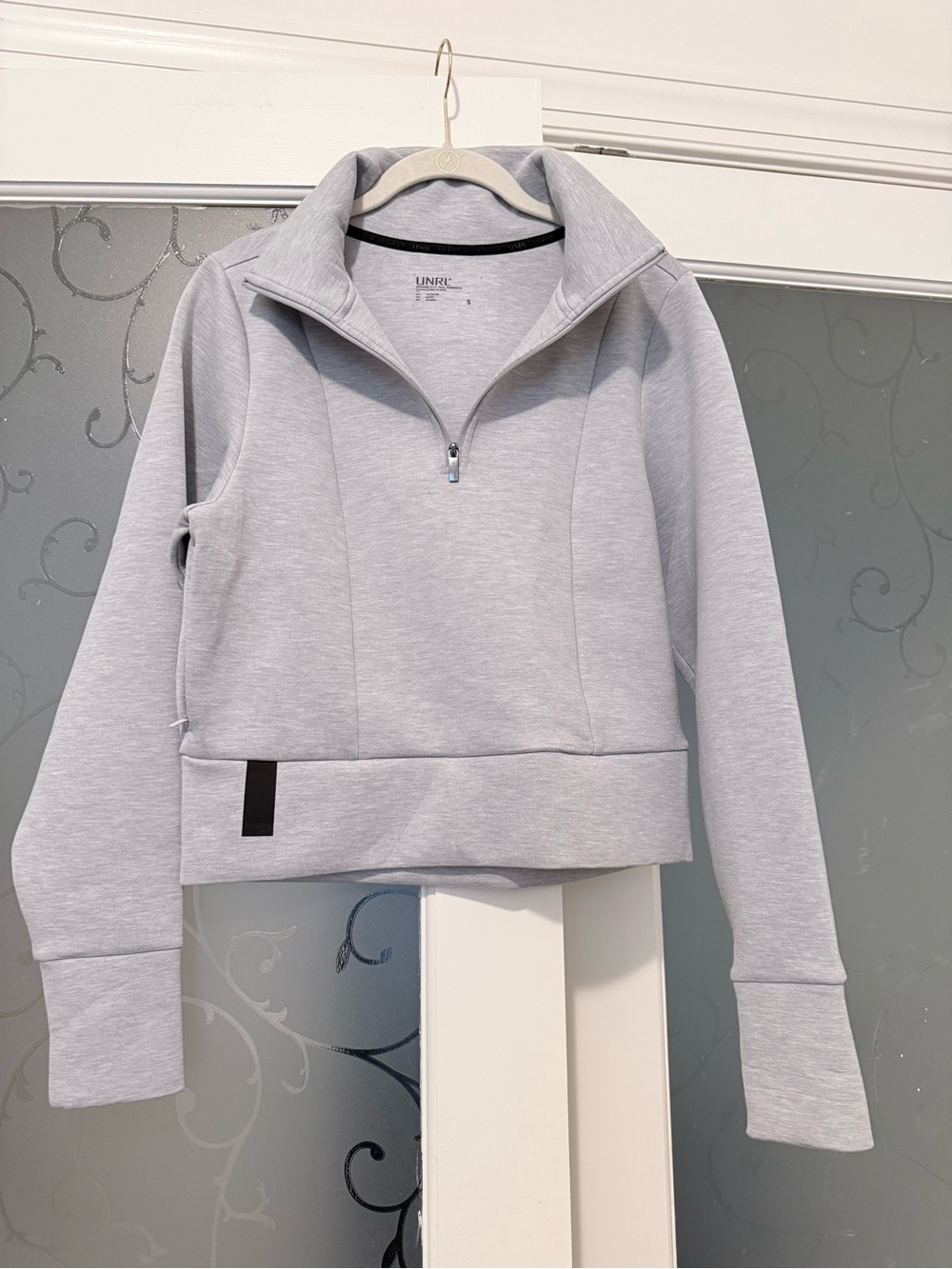 UNRL Light Gray Half-Zip Cropped Pullover